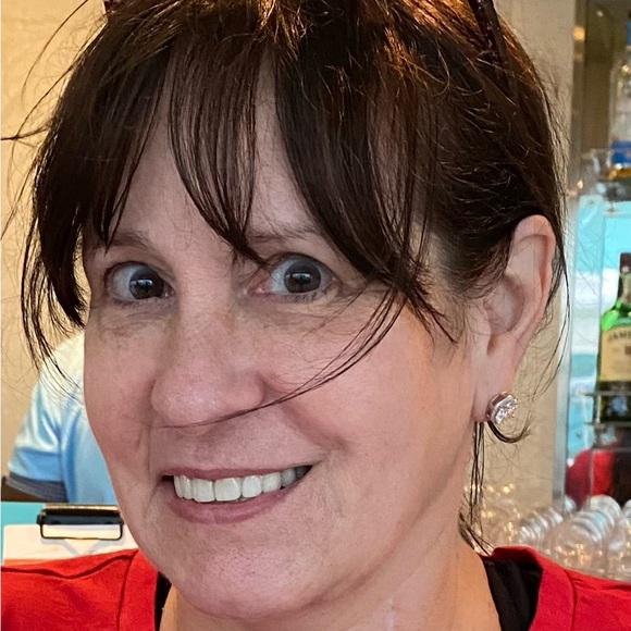 Meet your Posher, Annmarie - Picture 1 of 2